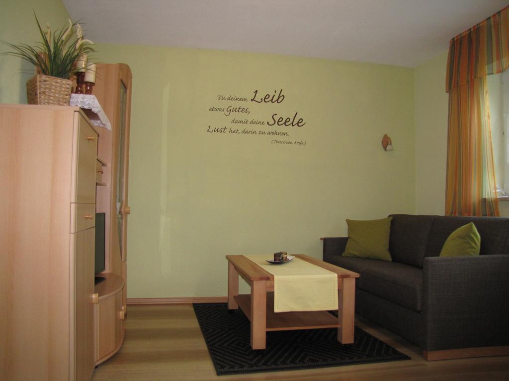 Stollenklause Apartment Hormersdorf  Bilik gambar
